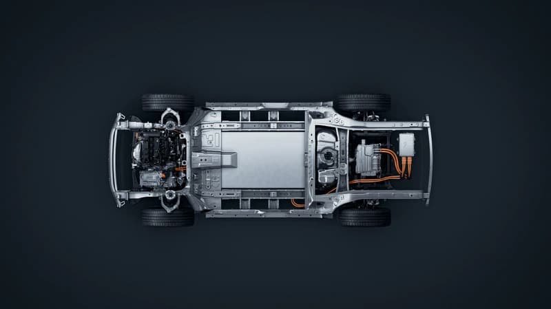 EREV Dual-Motor Intelligent All-Wheel Drive — 300 kW, 1 390 km CLTC
